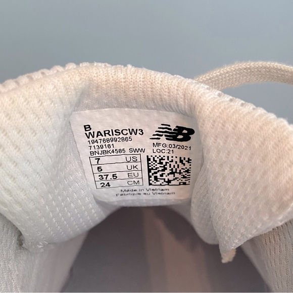 New Balance Fresh Foam Arishi v3
Women's Running Shoes - Picture 9 of 10